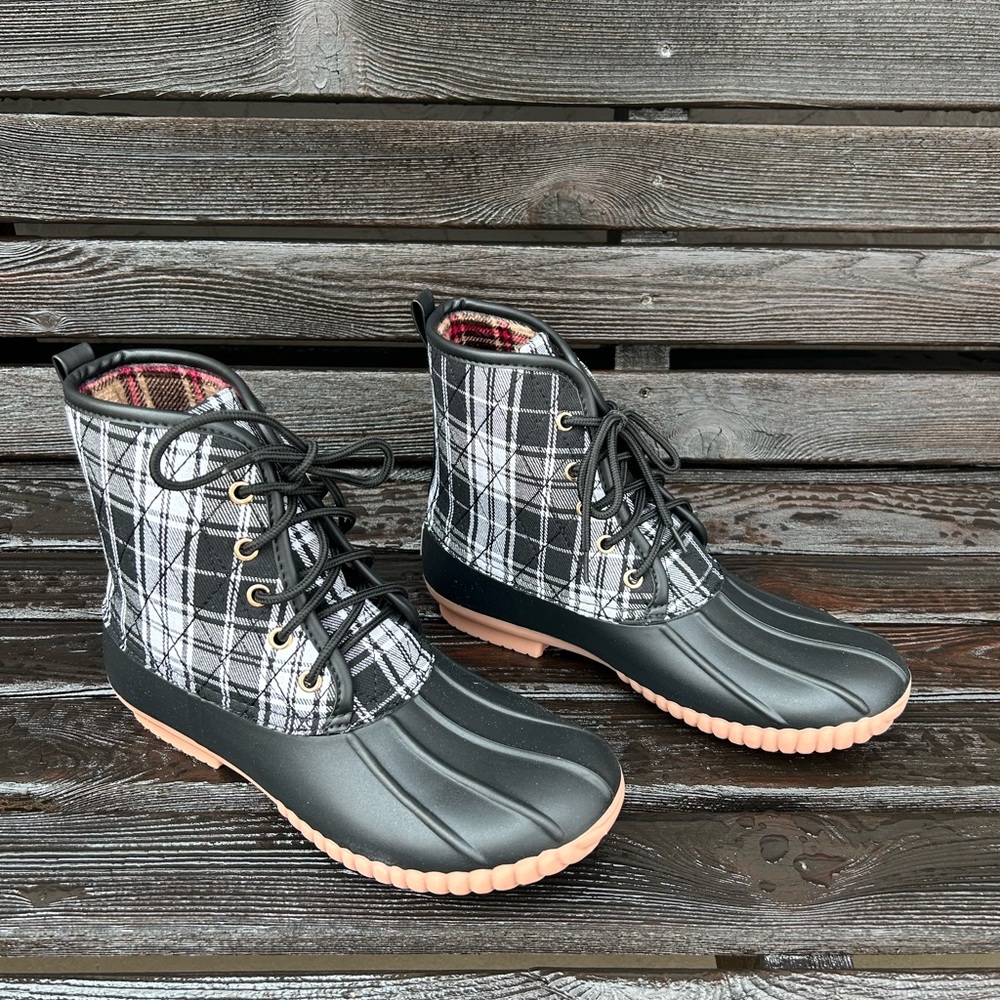 Simply Southern duck boots